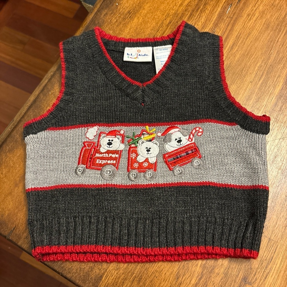 BT Kids Baby Christmas  Embroidered Pullover Sweater Vest Size 6/9M‎ Preppy Cute